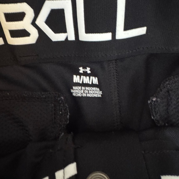 Under Armour Black Athletic Pants - Picture 3 of 4